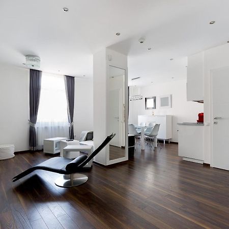 Budapest Central Square 2 Bedrooms Suite - Michaelides Voeroesmarty Square Residences Exteriér fotografie