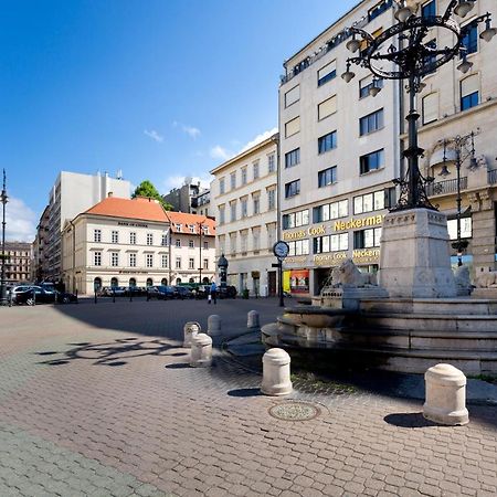 Budapest Central Square 2 Bedrooms Suite - Michaelides Voeroesmarty Square Residences Exteriér fotografie