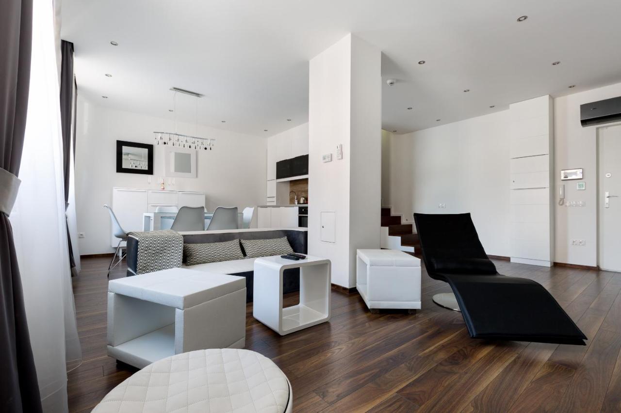 Budapest Central Square 2 Bedrooms Suite - Michaelides Voeroesmarty Square Residences Exteriér fotografie