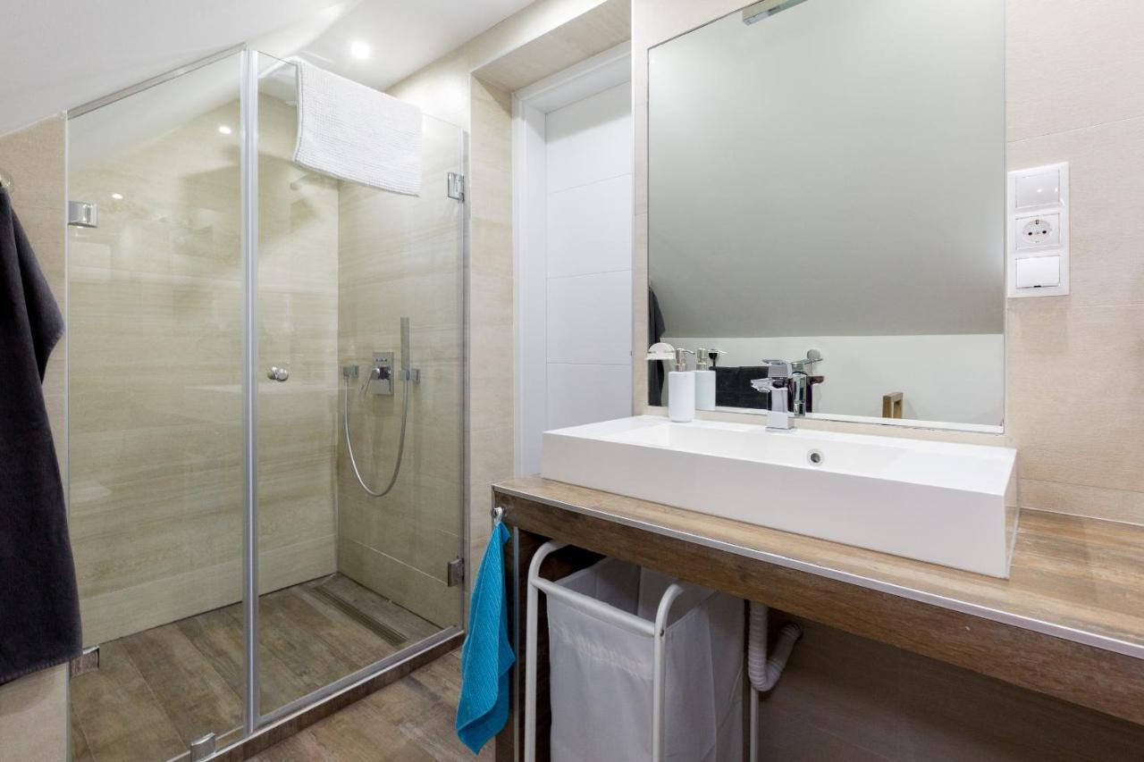 Budapest Central Square 2 Bedrooms Suite - Michaelides Voeroesmarty Square Residences Exteriér fotografie