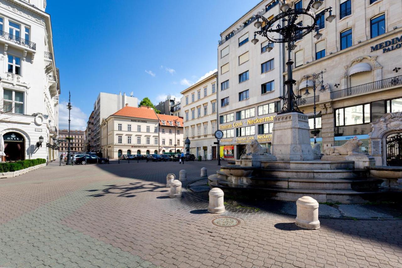 Budapest Central Square 2 Bedrooms Suite - Michaelides Voeroesmarty Square Residences Exteriér fotografie