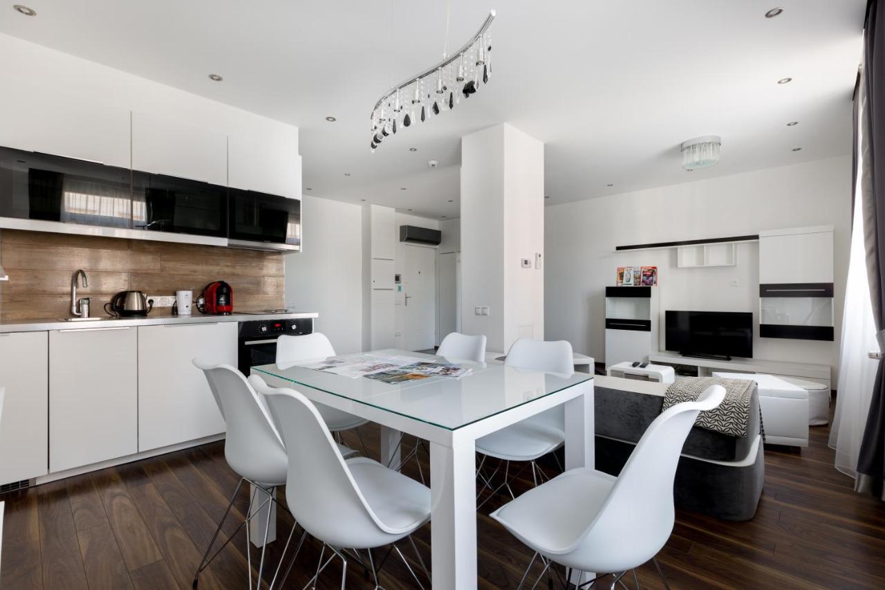 Budapest Central Square 2 Bedrooms Suite - Michaelides Voeroesmarty Square Residences Exteriér fotografie