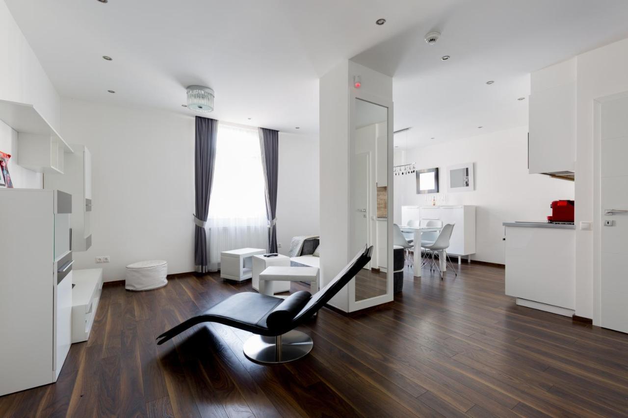 Budapest Central Square 2 Bedrooms Suite - Michaelides Voeroesmarty Square Residences Exteriér fotografie